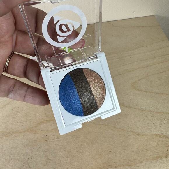 New In Box Mary Kay At Play Baked Eye Trio Out of The Blue - Picture 5 of 5